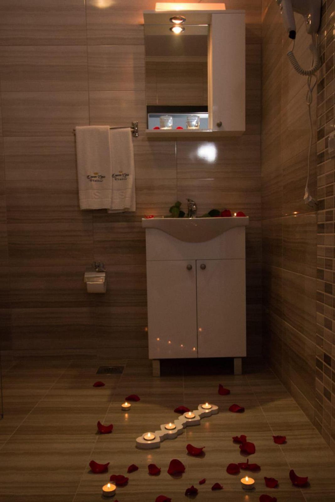 Aparthotel "Queen Zina" Власич Экстерьер фото
