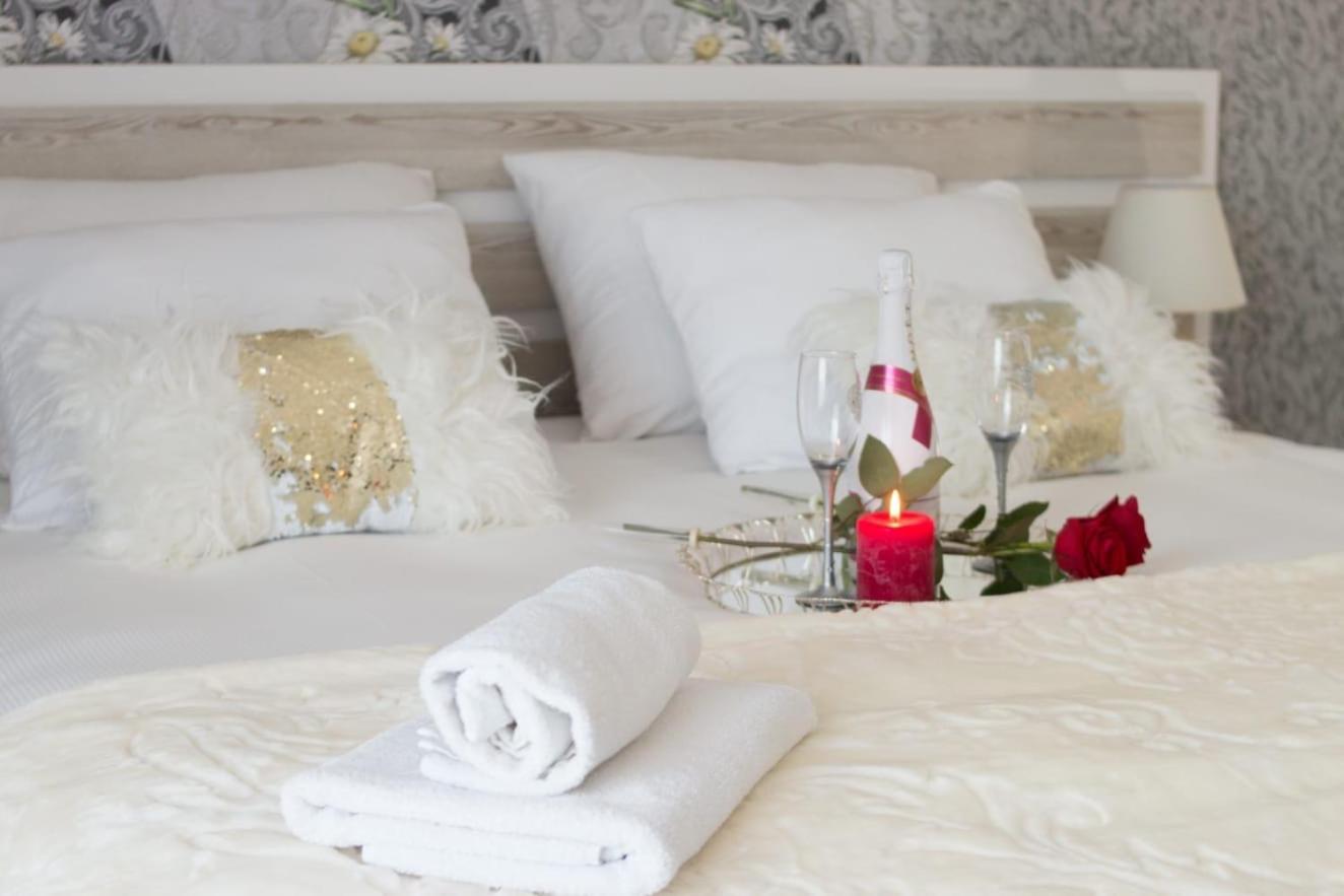 Aparthotel "Queen Zina" Власич Экстерьер фото